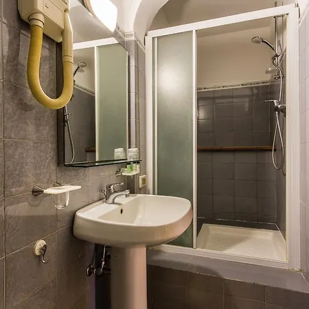 卡瓦略比安科酒店 3* 基瓦索